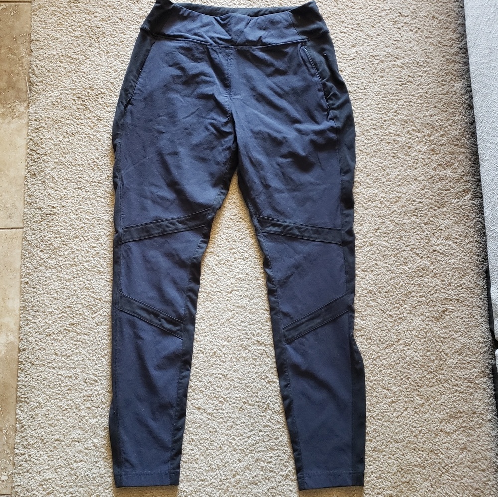 Athleta hybrid tights in navy/black